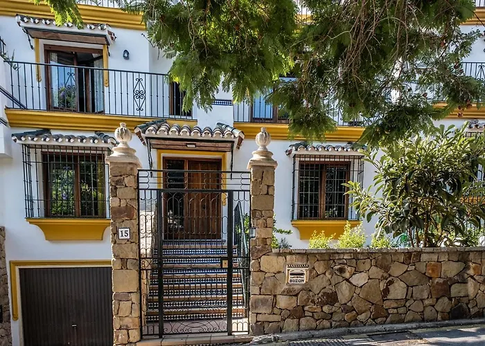 Bed & Breakfast Tadawn Literary Estepona