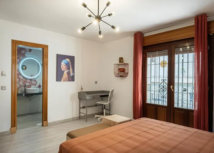 Tadawn Literary Bed & Breakfast Estepona