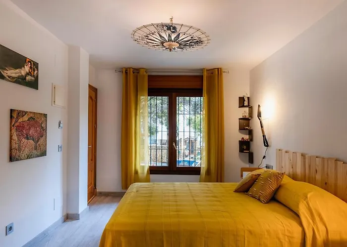 Tadawn Literary B&B 에스테포나